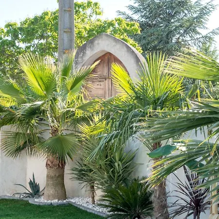 Sibi - Private Pool & Garden Villa
